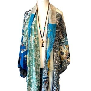 Amazing FREE PEOPLE Boho Flowy Blue & White Oversized Mandala Summer Kimono